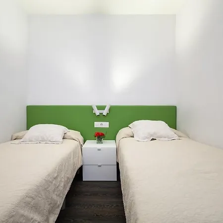 3-bedroom Penthouse With Terrace In Eixample *